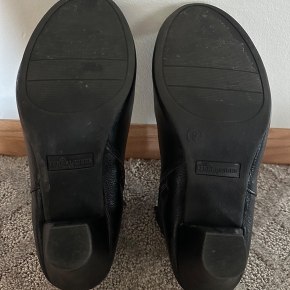 Black boots - Picture 5 of 6